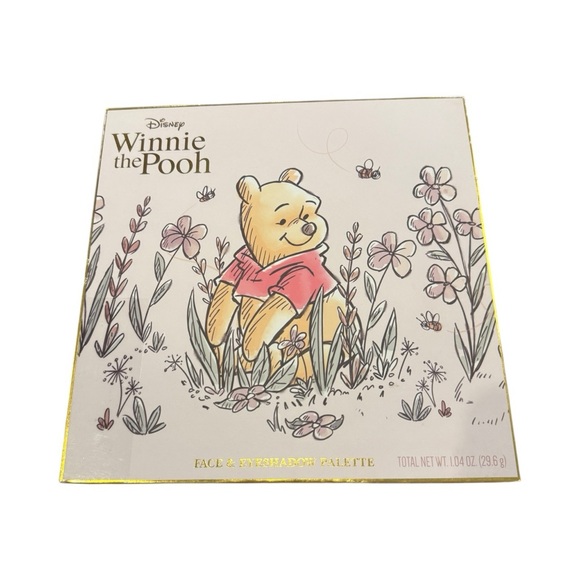 NEVER OPENED Disney Winnie the Pooh Eyeshadow and Face Palette with Gold Accents - Picture 1 of 6